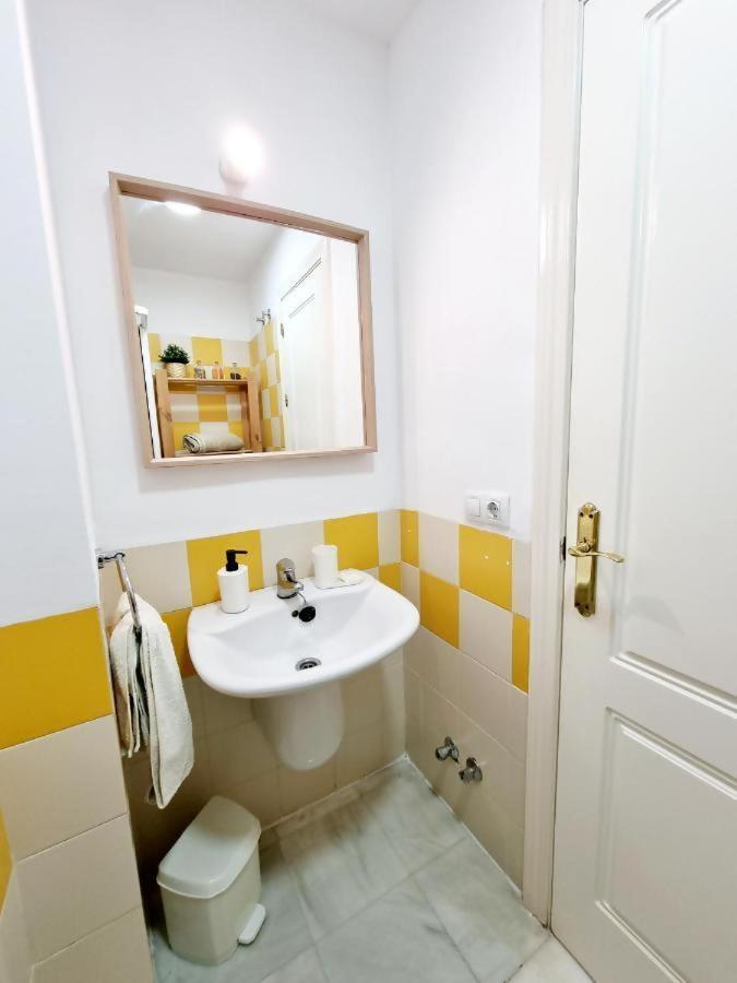 Hostfy Mercado De Triana Sevilla Exteriör bild